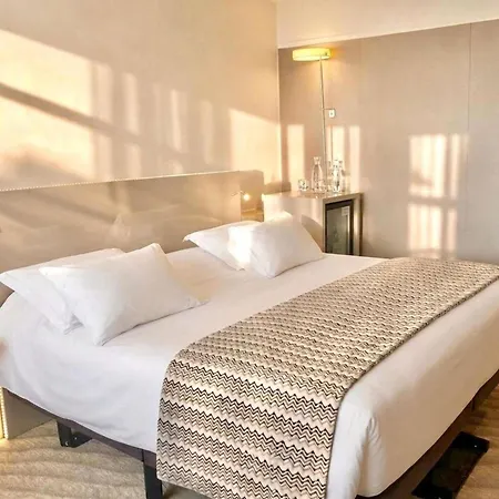 Mercure Vaugirard Porte De Versailles Hotel 4*