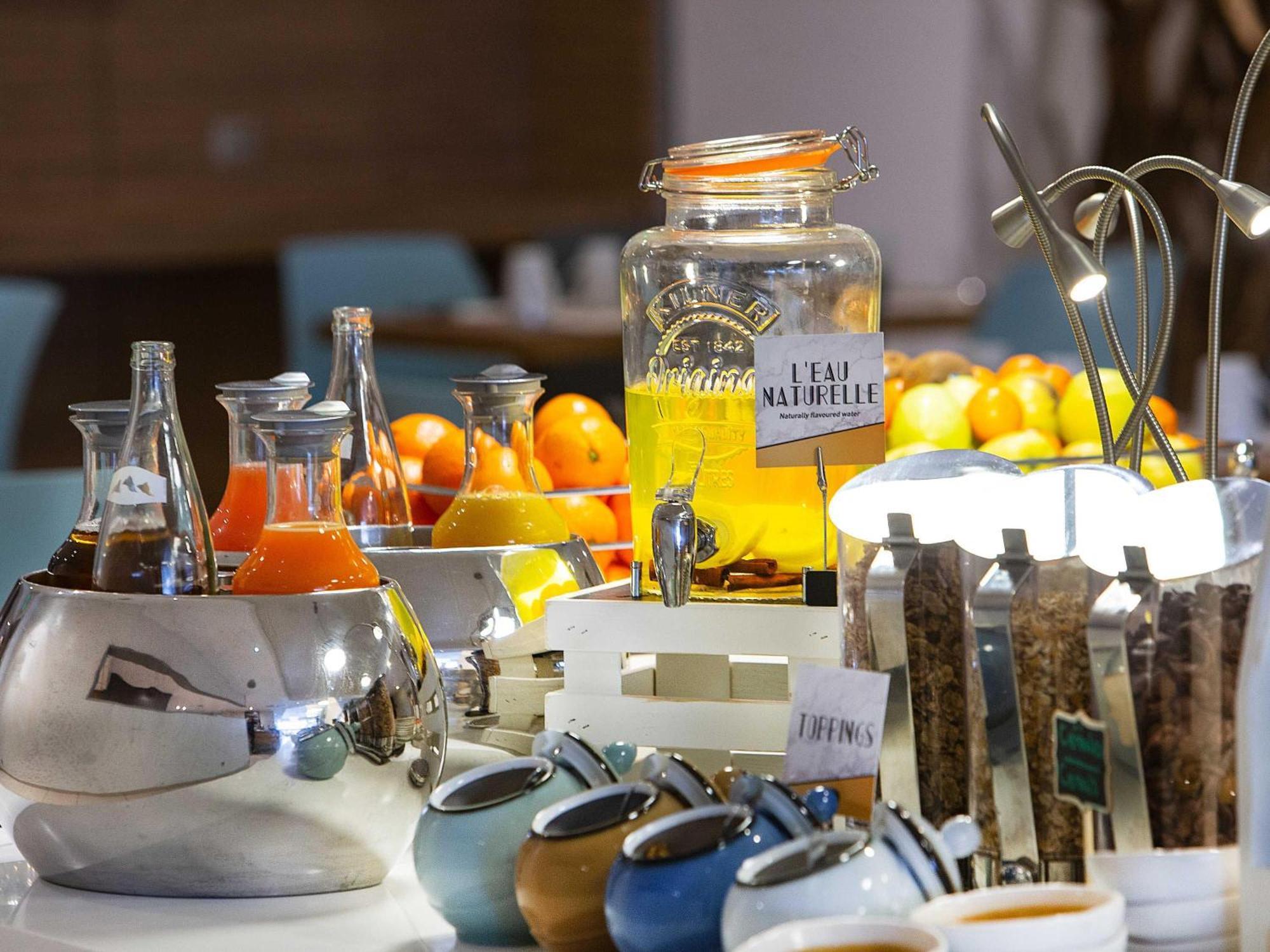 Hotel Mercure Vaugirard Porte De Versailles 4*