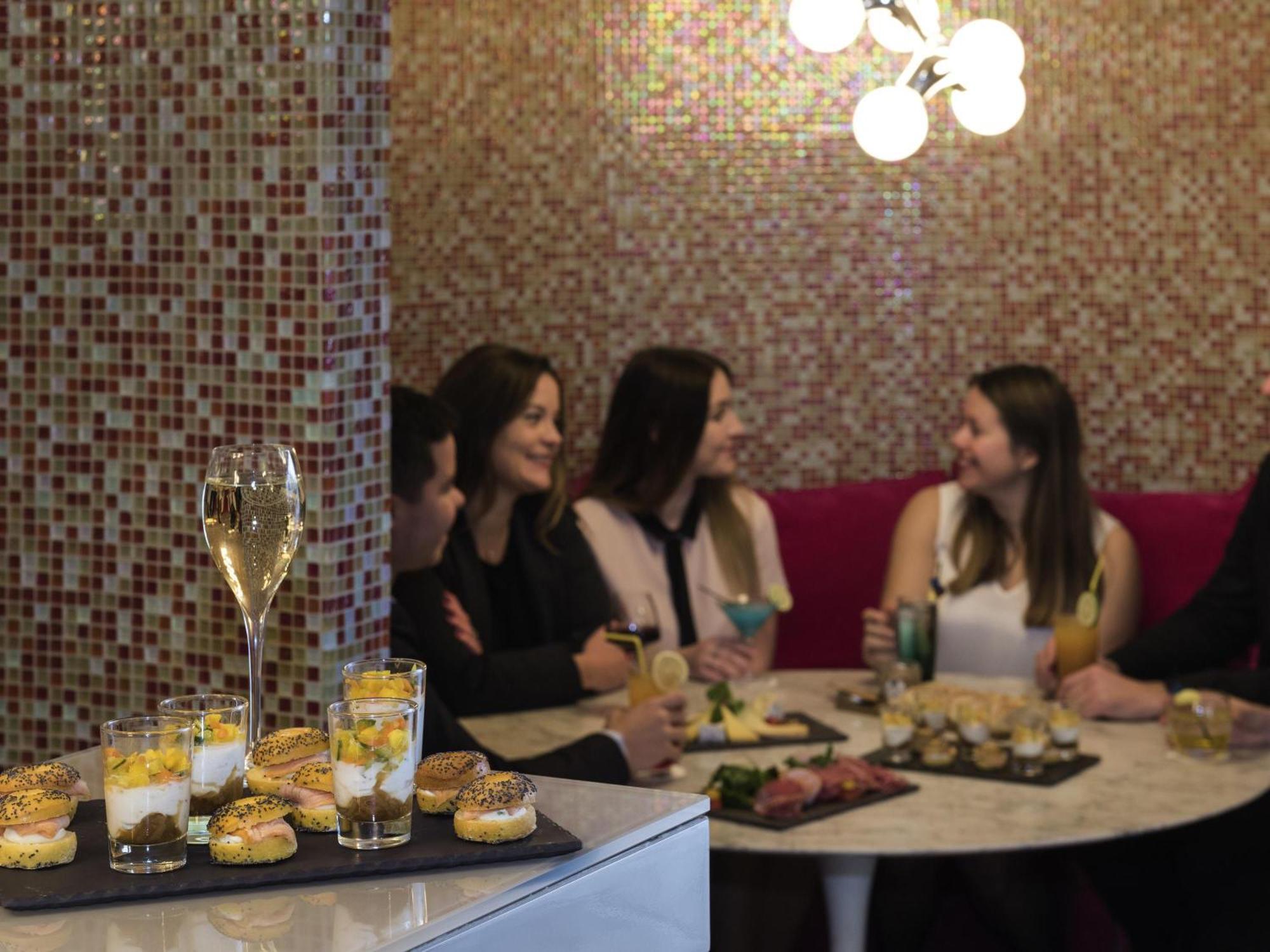 Hotel Mercure Vaugirard Porte De Versailles 4*