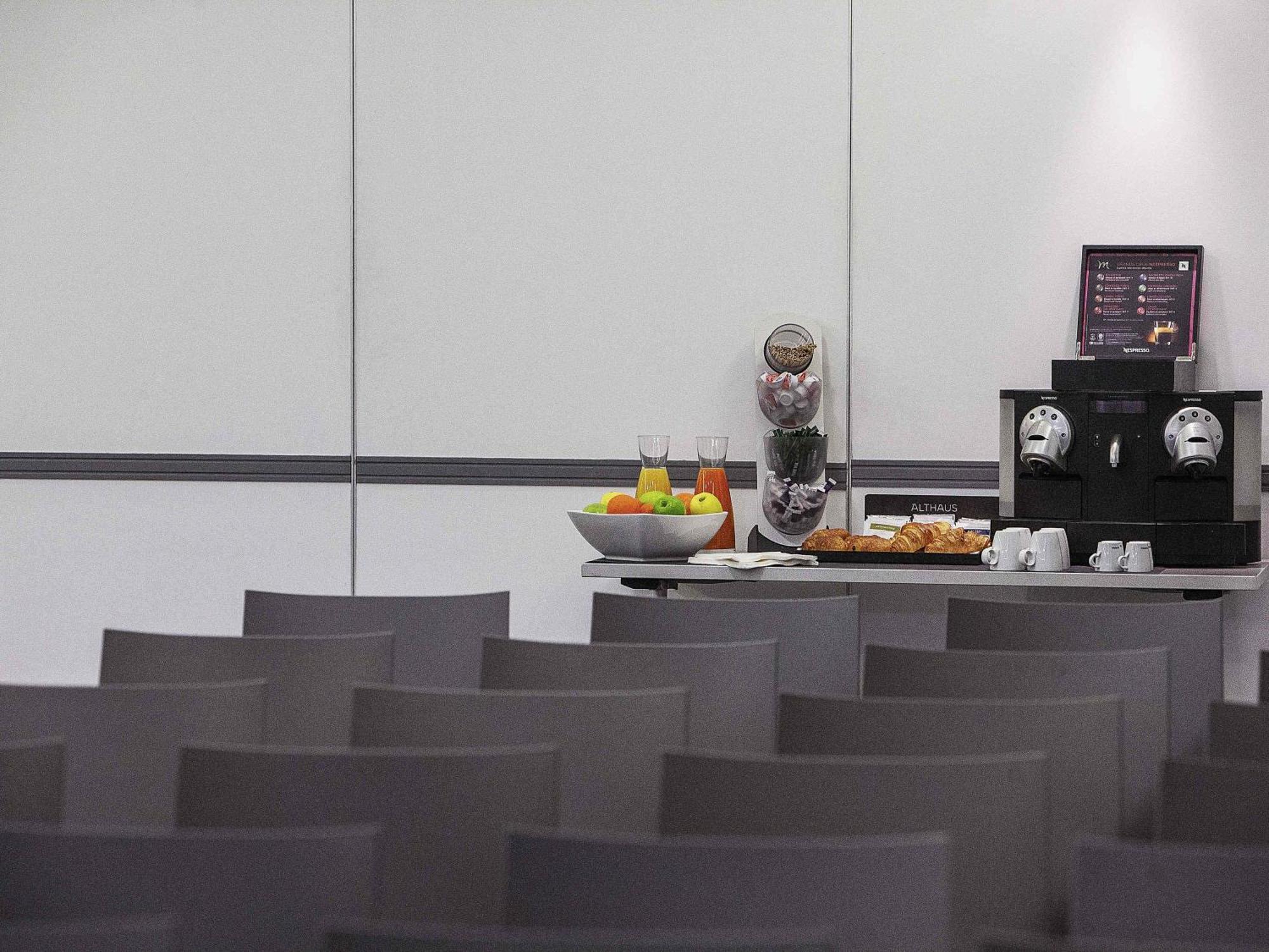 Mercure Vaugirard Porte De Versailles 4* Paris