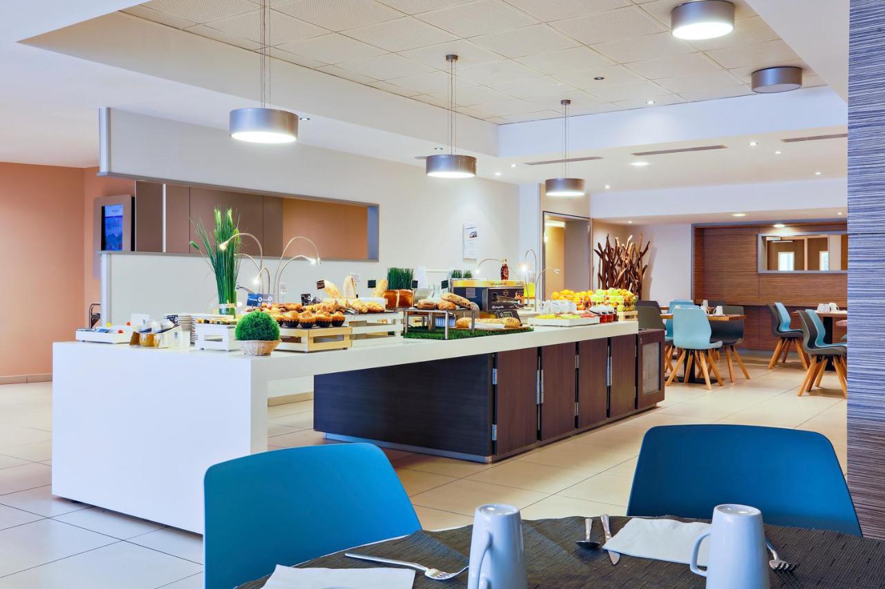 Hotel Mercure Vaugirard Porte De Versailles 4*